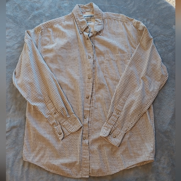 Wrangler Buttonup - Picture 2 of 5